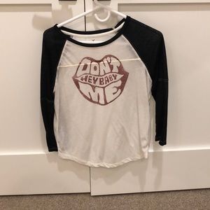 Super cute “don’t hey baby me” baseball tee